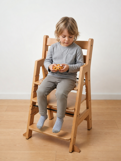 Baby high chair with 5 point safety harness for secure and comfortable seating