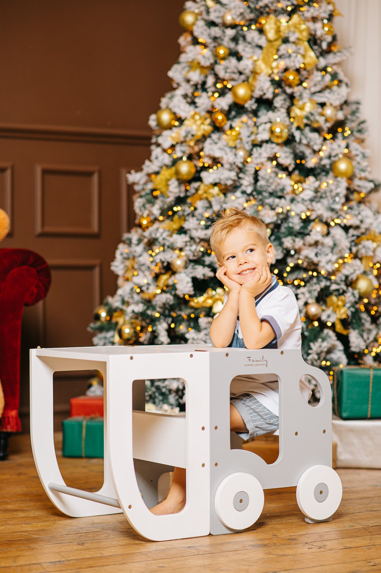 Classic 3-in-1 Convertible Learning Tower for kids and family play, image 3