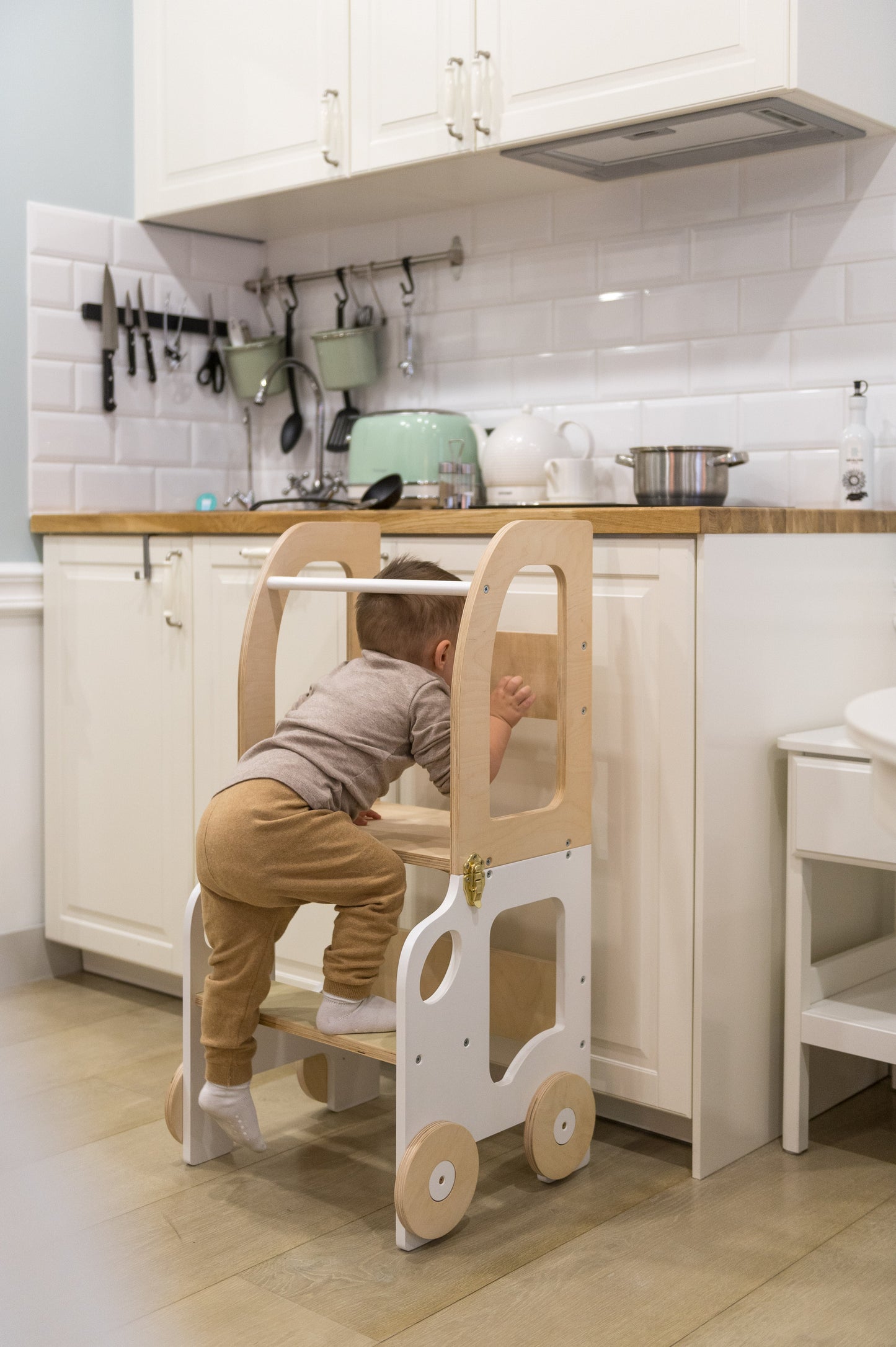Classic 3-in-1 Convertible Learning Tower for kids and family play, image 8