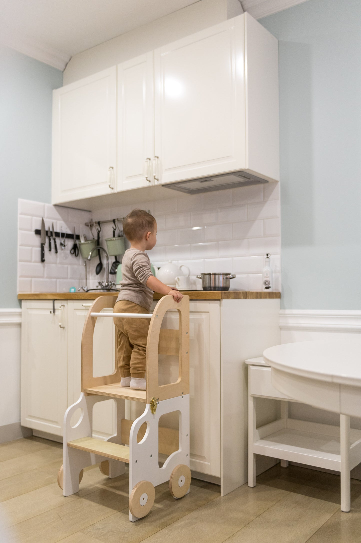 Classic 3-in-1 Convertible Learning Tower for kids and family play, image 10