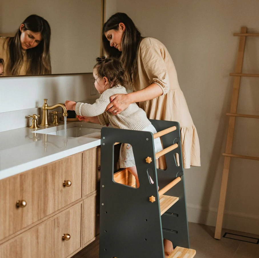 Toddler learning tower with adjustable platform that grows with your child